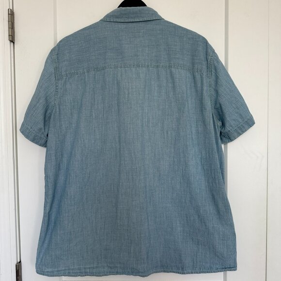 L.L. Bean Signature Chambray Short Sleeve Button Front Slim Fit L - Picture 2 of 4